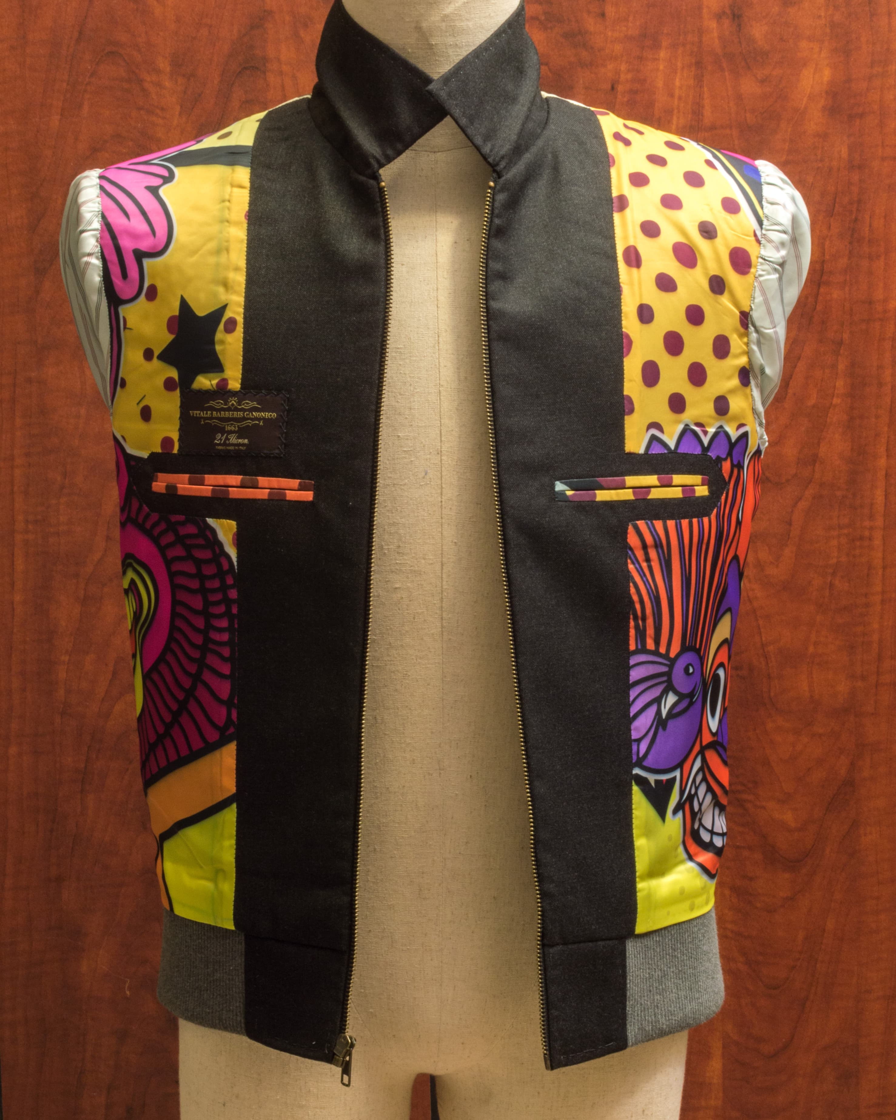 Structured Bomber Jacket with custom printed lining 